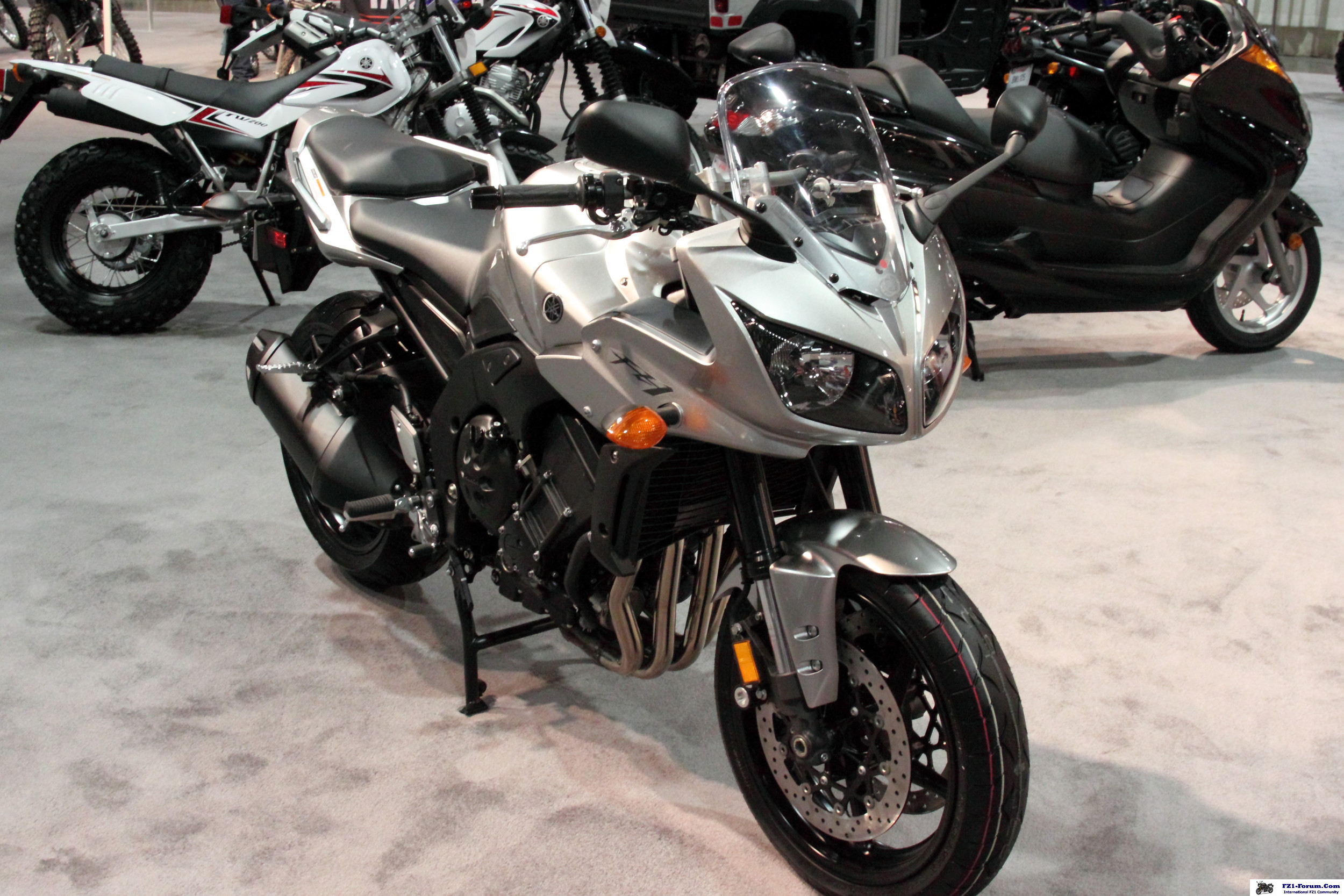 2011 FZ-1 silver